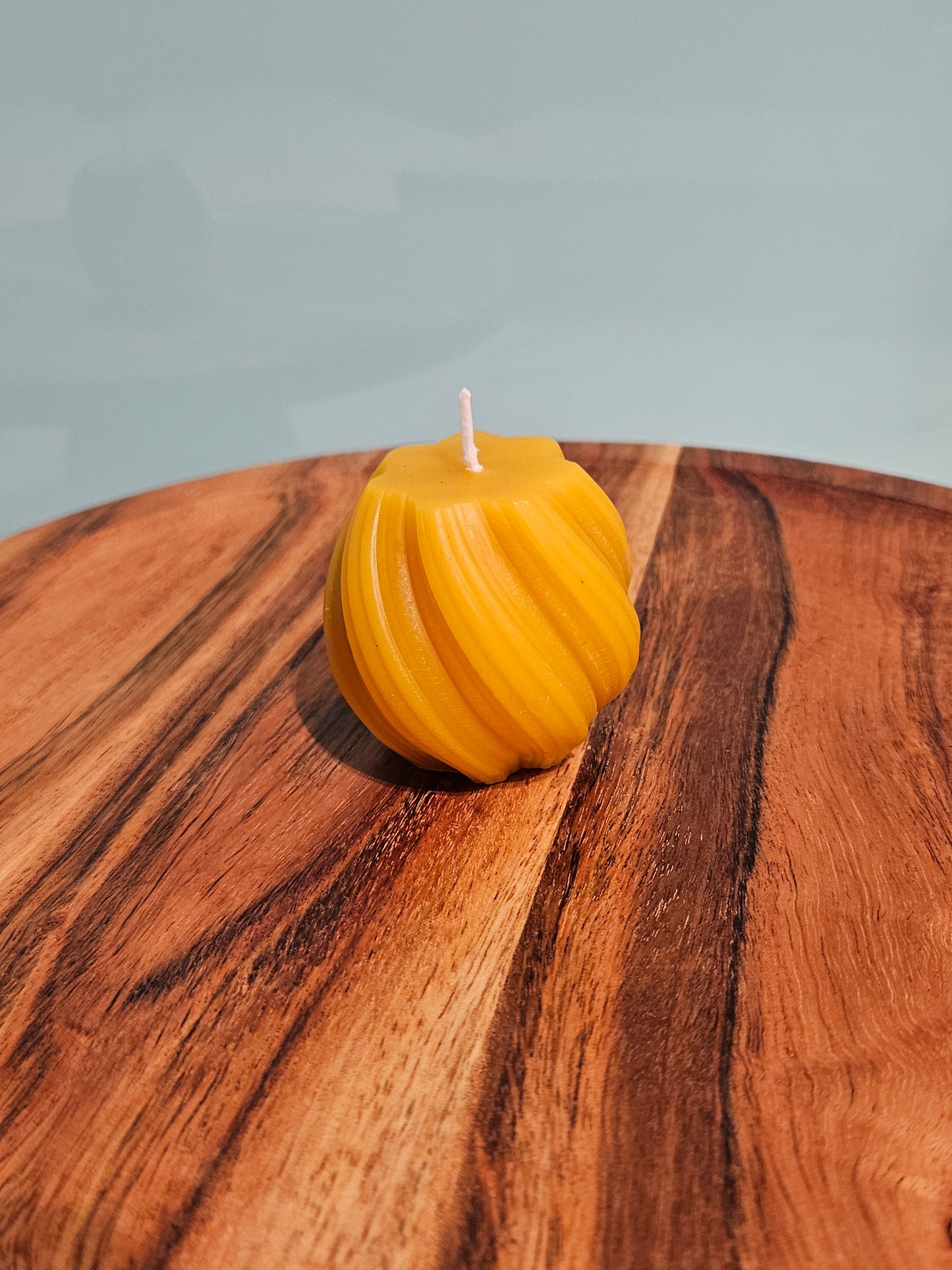 Small Swirl Beeswax Candle 85g